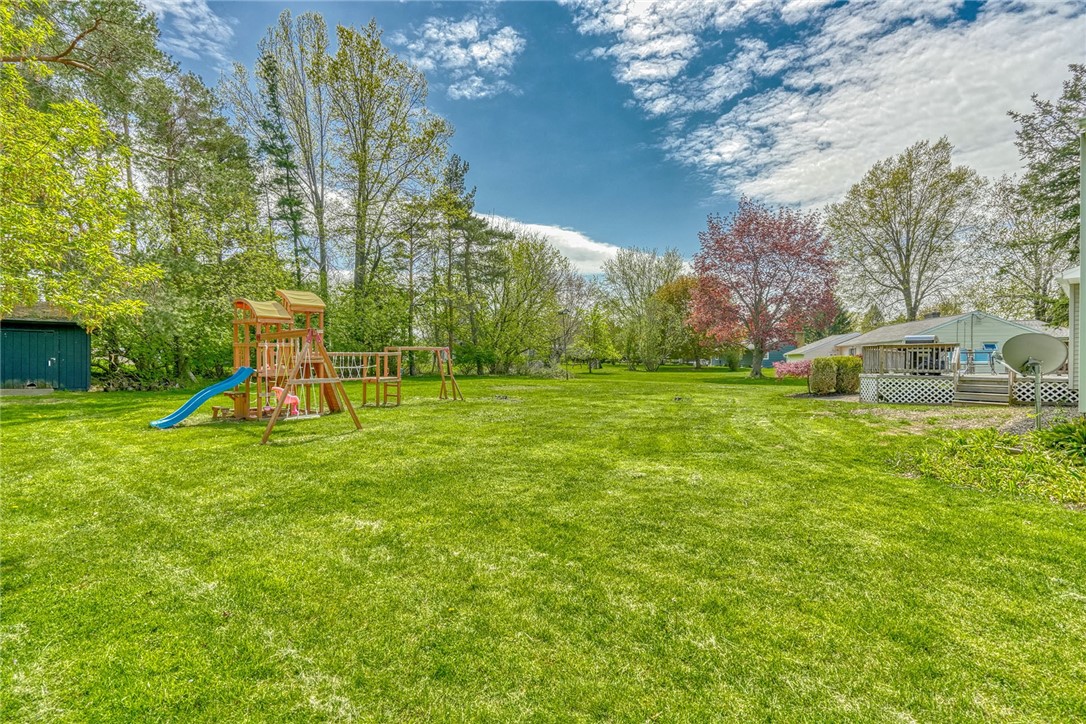 1293 Lake Road Webster, NY 14580 - Photo 36 of 40