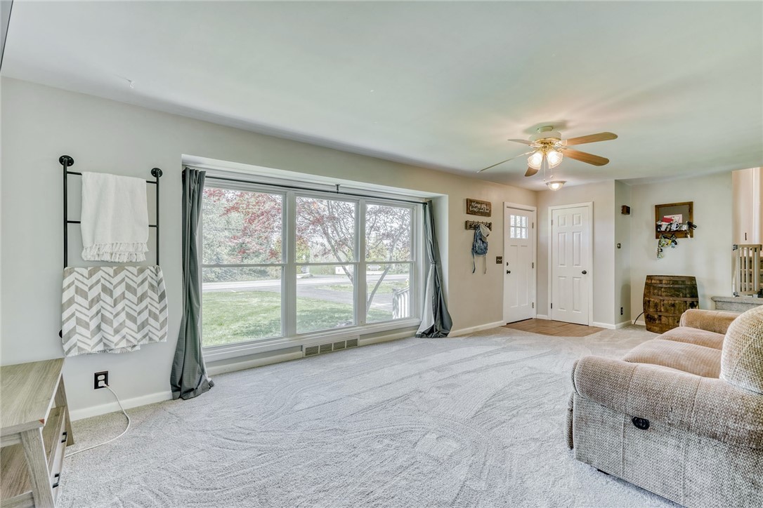 1293 Lake Road Webster, NY 14580 - Photo 4 of 40