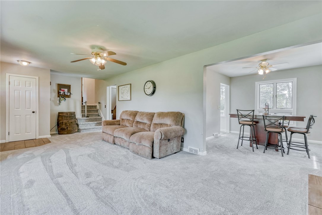 1293 Lake Road Webster, NY 14580 - Photo 5 of 40