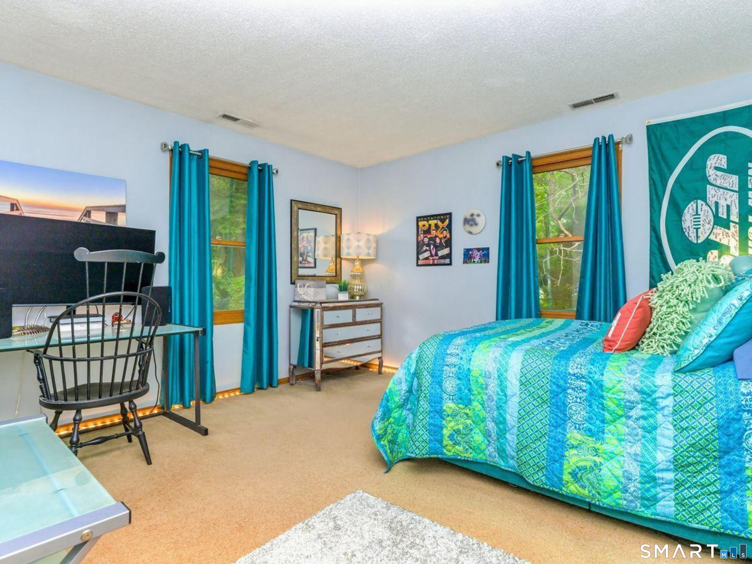 73 Long Hill Road Deep River, CT 06417 - Photo 24 of 40 Colorful Guest Room