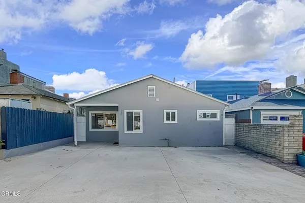 $1,800 | 118 Bardsdale Avenue, Oxnard, CA 93035