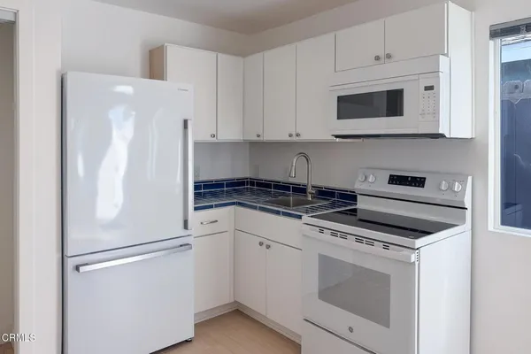 $1,800 | 118 Bardsdale Avenue, Oxnard, CA 93035