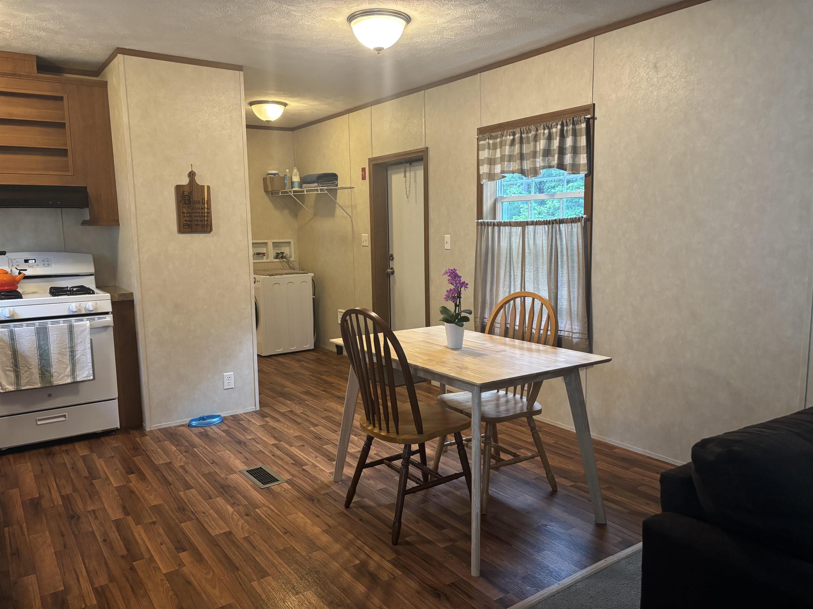 139 Rockingham Road, Unit 11 Derry, NH 03038 - Photo 3 of 14 Gallery Image 3