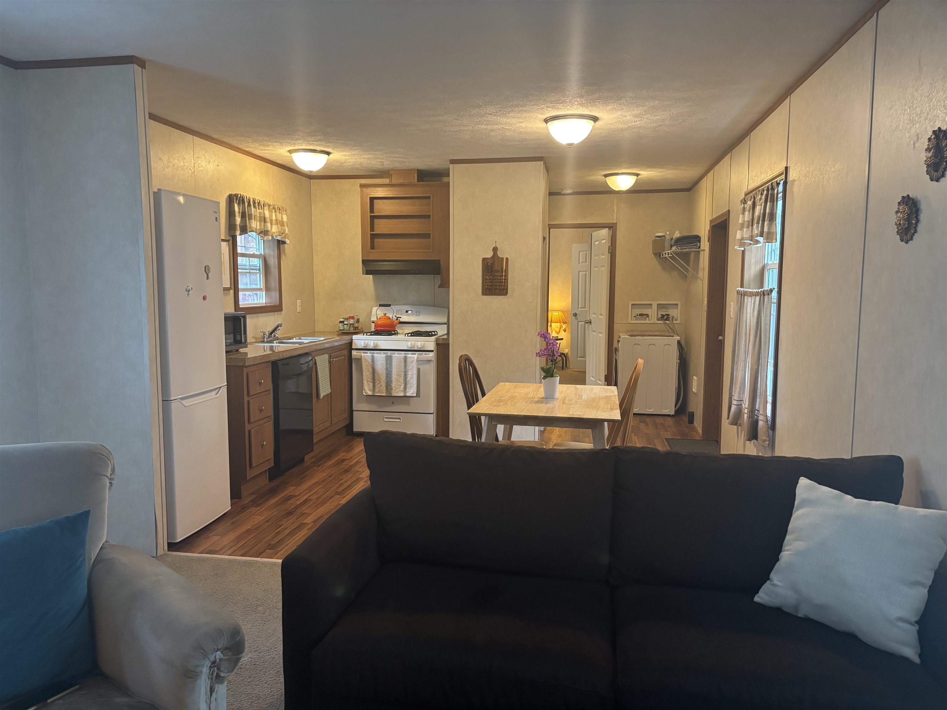 139 Rockingham Road, Unit 11 Derry, NH 03038 - Photo 6 of 14 Gallery Image 6