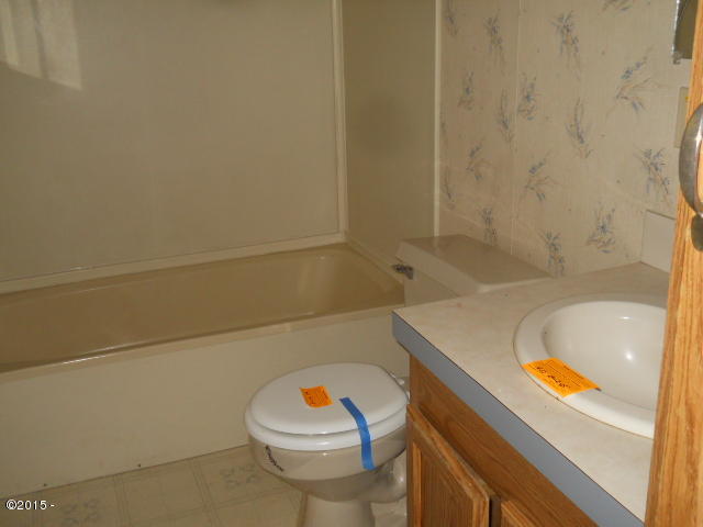 61999 Southwest Hebo Road Grand Ronde, OR 97347 - Photo 22 of 22 Hall Bath
