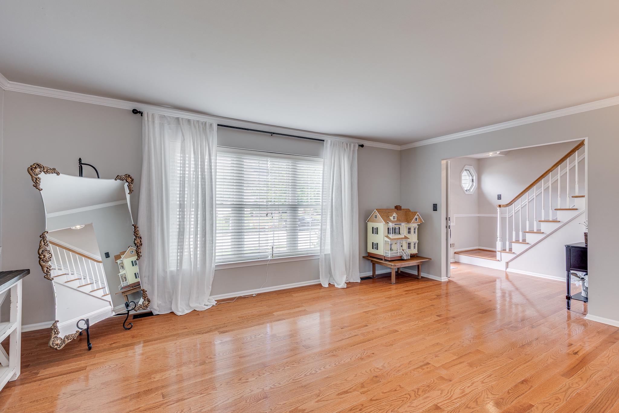 17 Utica Road Marlton, NJ 08053 - Photo 5 of 29 Bright and airy living space awaits.