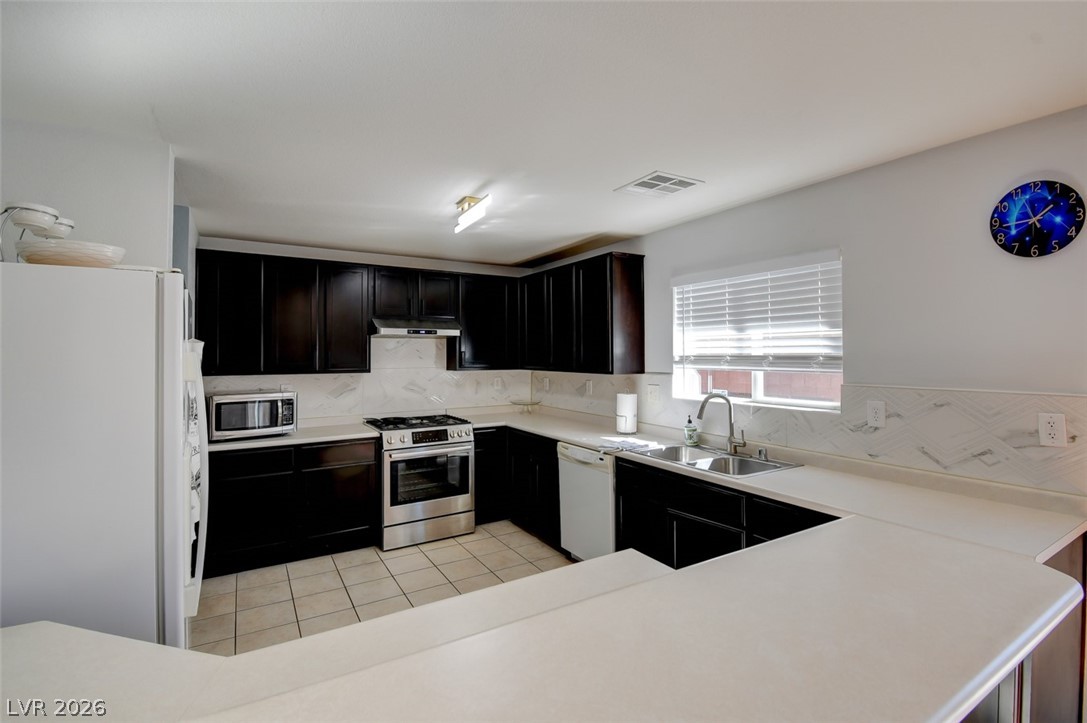 9303 Valley Ranch Avenue Las Vegas, NV 89178 - Photo 14 of 45