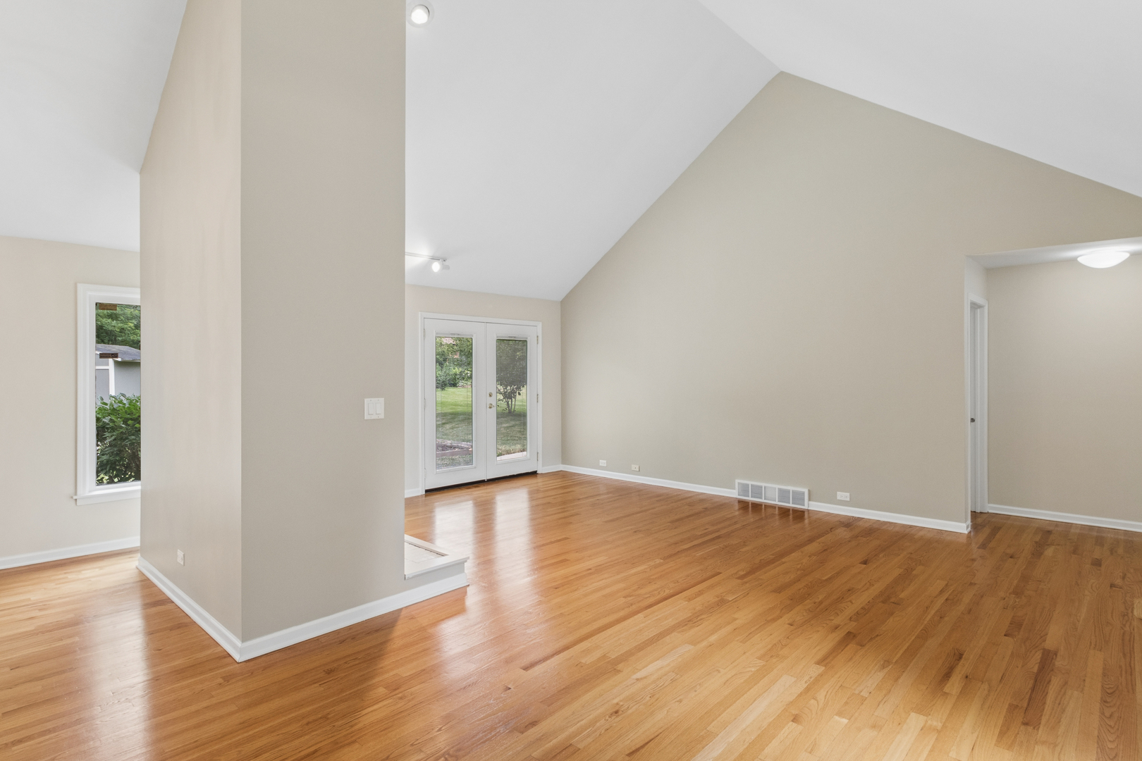 356 Windsor Lane Inverness, IL 60010 - Photo 4 of 20