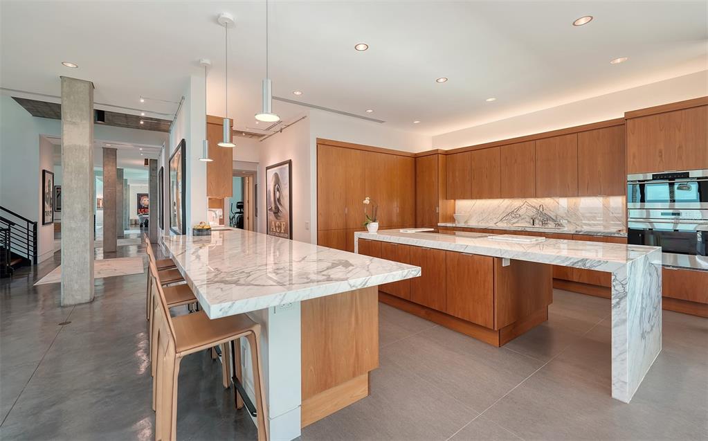 8250 Sanderling Road Sarasota, FL 34242 - Photo 24 of 61