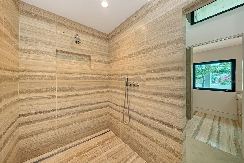 8250 Sanderling Road Sarasota, FL 34242 - Photo 31 of 61