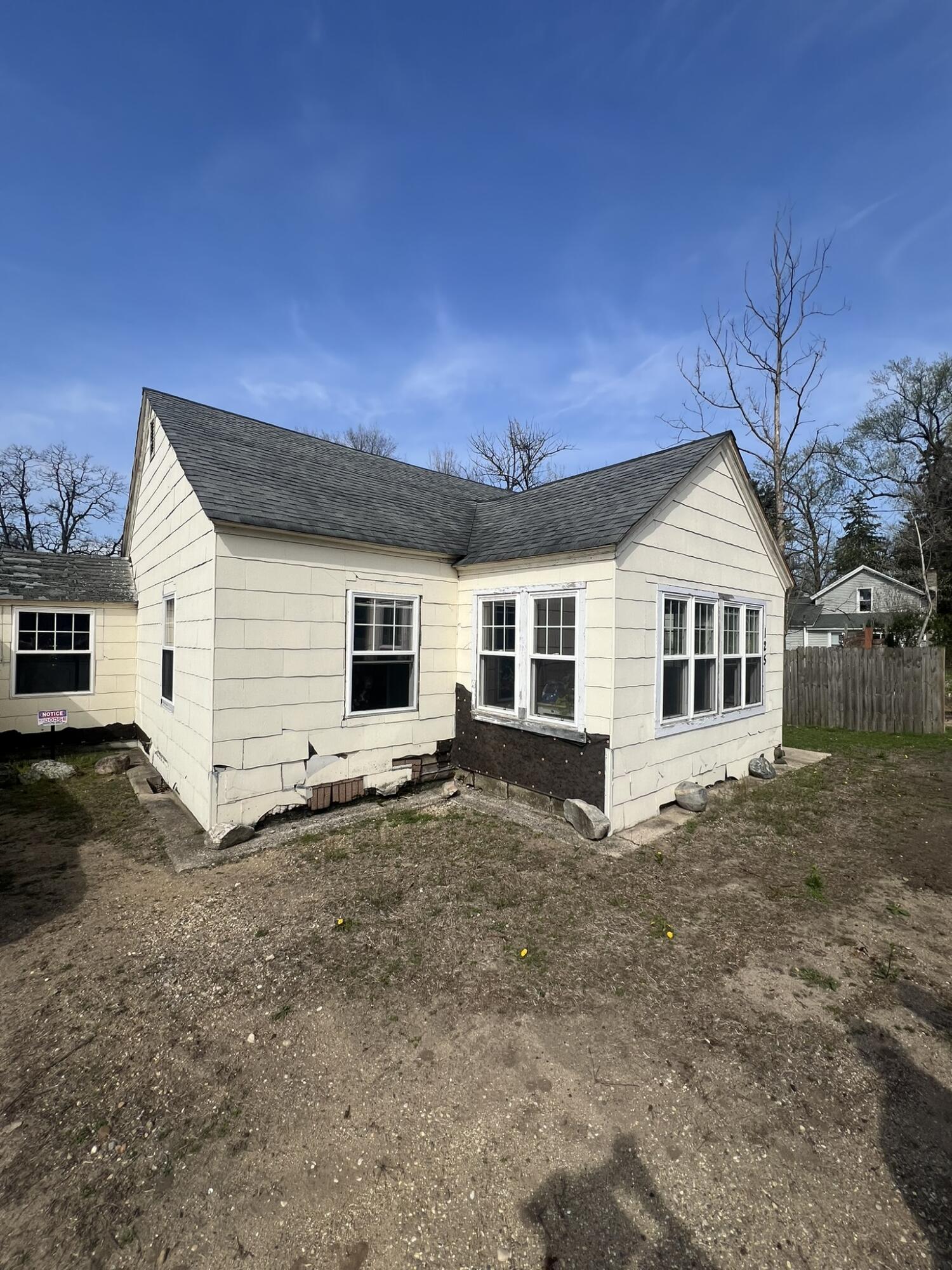 125 East Edgar Bergen Boulevard Decatur, MI 49045 - Photo 1 of 13 Front
