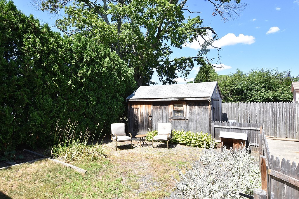 75 Richland Road Cranston, RI 02910 - Photo 3 of 25