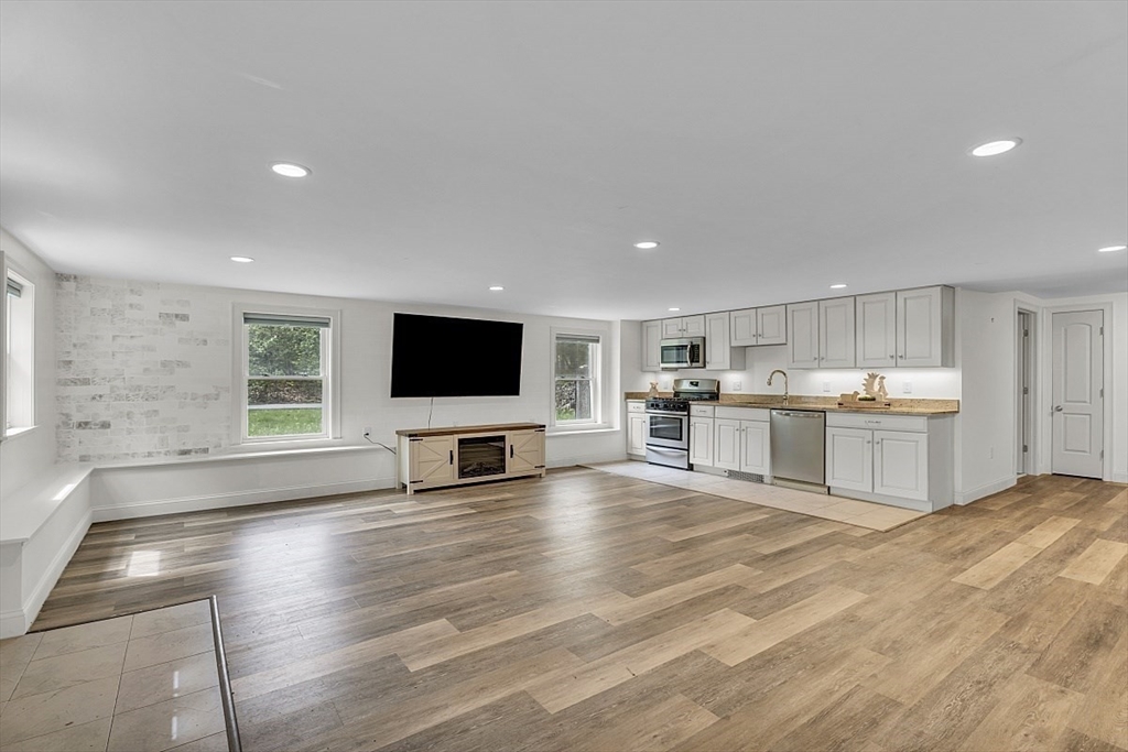 94 Boston Street Middleton, MA 01949 - Photo 23 of 41 Gallery Image 23