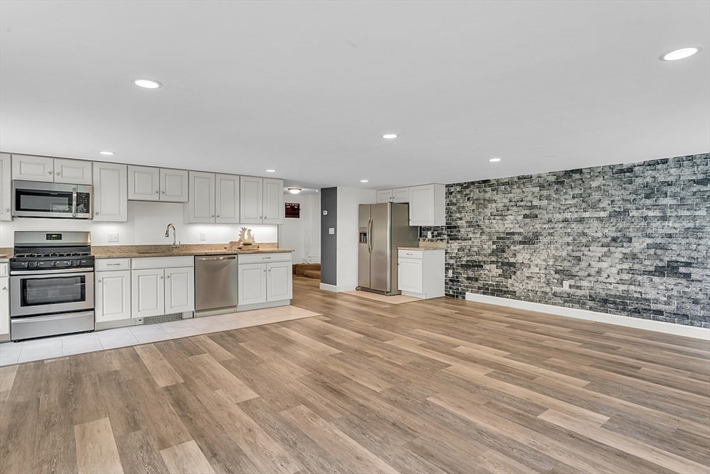 94 Boston Street Middleton, MA 01949 - Photo 24 of 41 Gallery Image 24