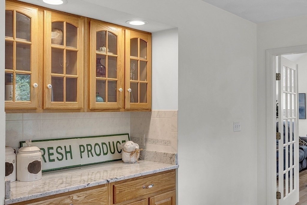 94 Boston Street Middleton, MA 01949 - Photo 4 of 41 Gallery Image 4