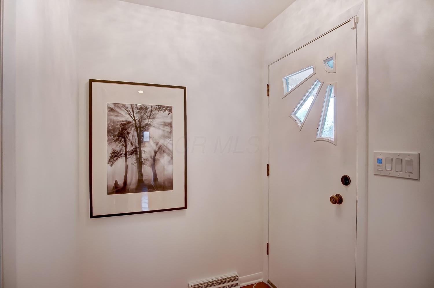 4164 Rowanne Road Columbus, OH 43214 - Photo 3 of 28 Gallery Image 3