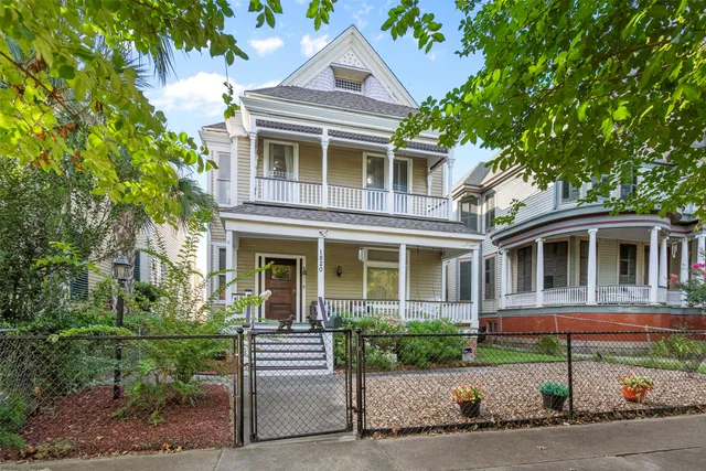front view of house with a yard