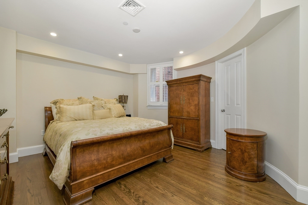 602 Tremont Street, Unit 1 Boston, MA 02118 - Photo 20 of 27