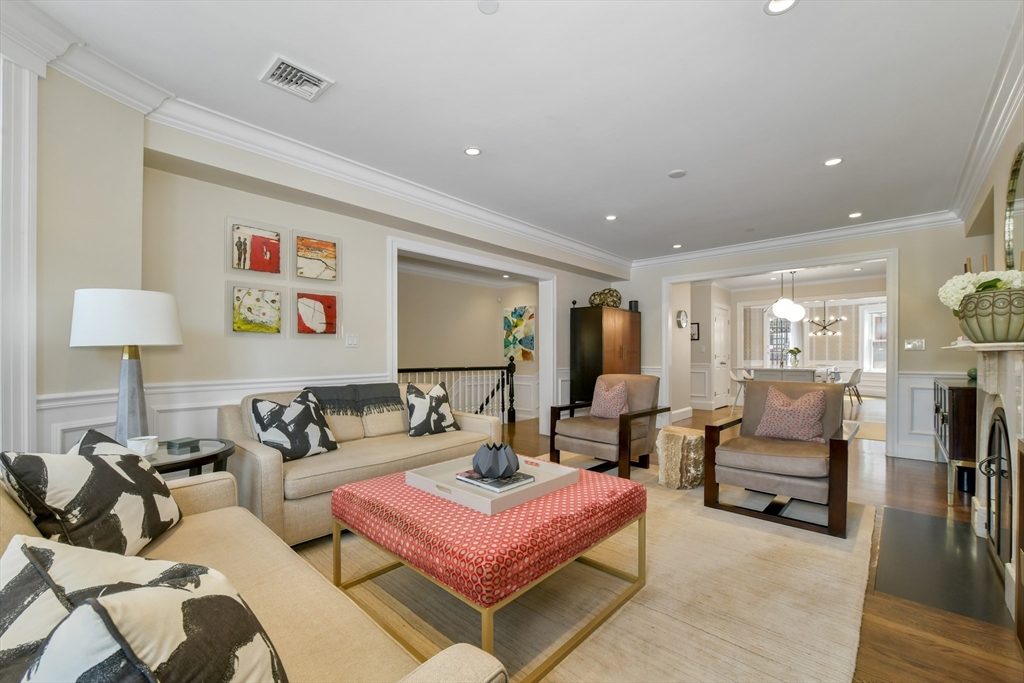 602 Tremont Street, Unit 1 Boston, MA 02118 - Photo 4 of 27