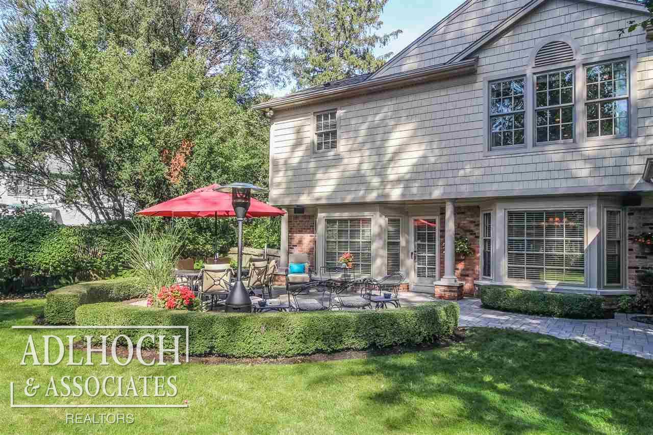 25 Edgemere Road Grosse Pointe Farms, MI 48236 - Photo 3 of 49