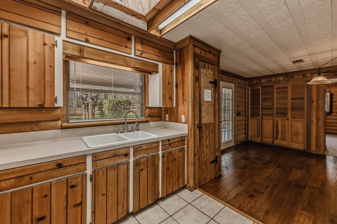 179 Main Street Huntsville, TX 77340 - Photo 10 of 41