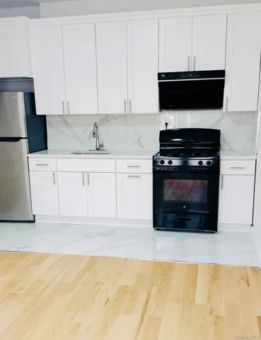 $3,700 | 135 Sheridan Avenue | City Line