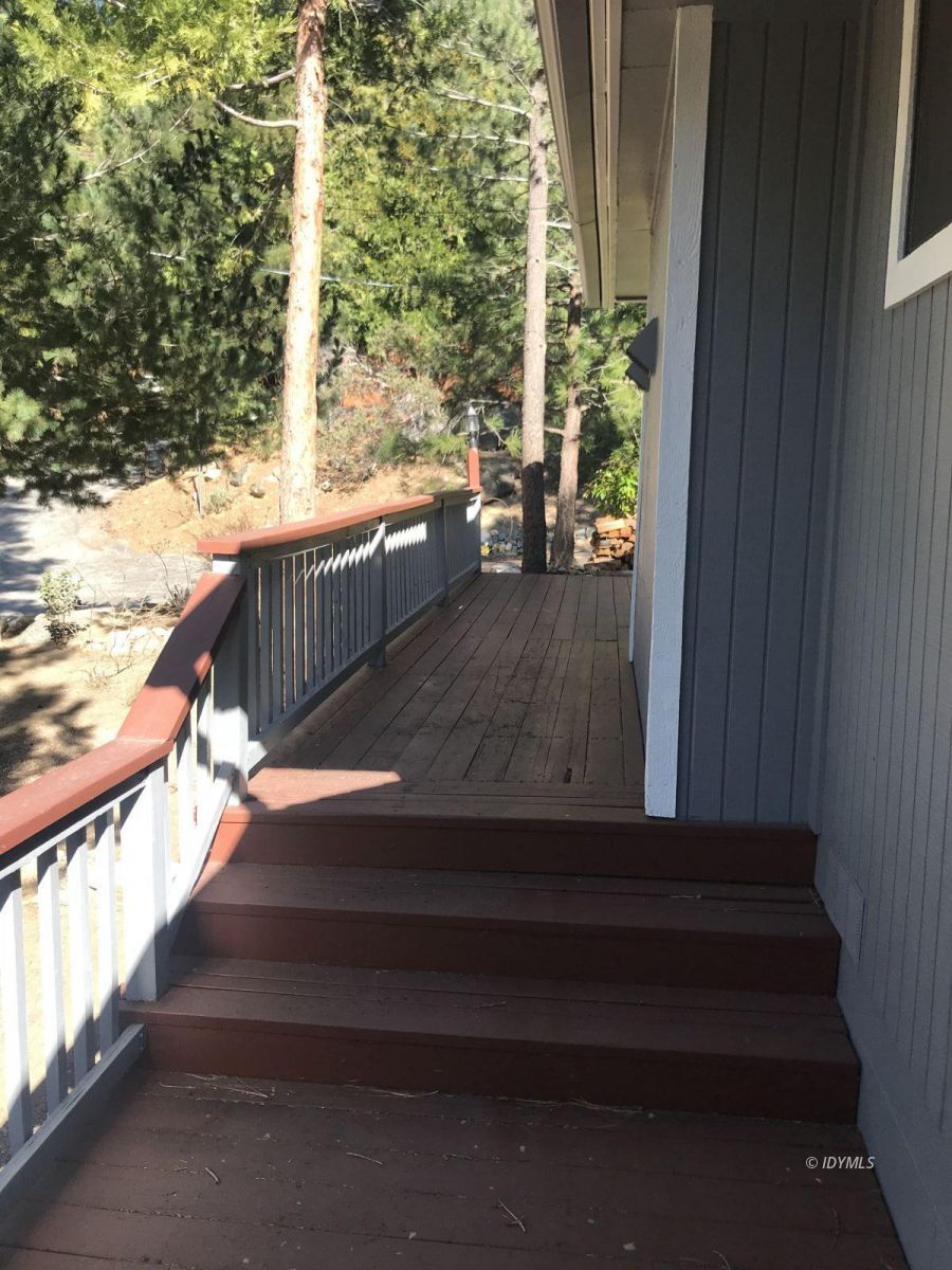 55441 Howland Road Idyllwild, CA 92549 - Photo 30 of 40 a view of outdoor space and deck