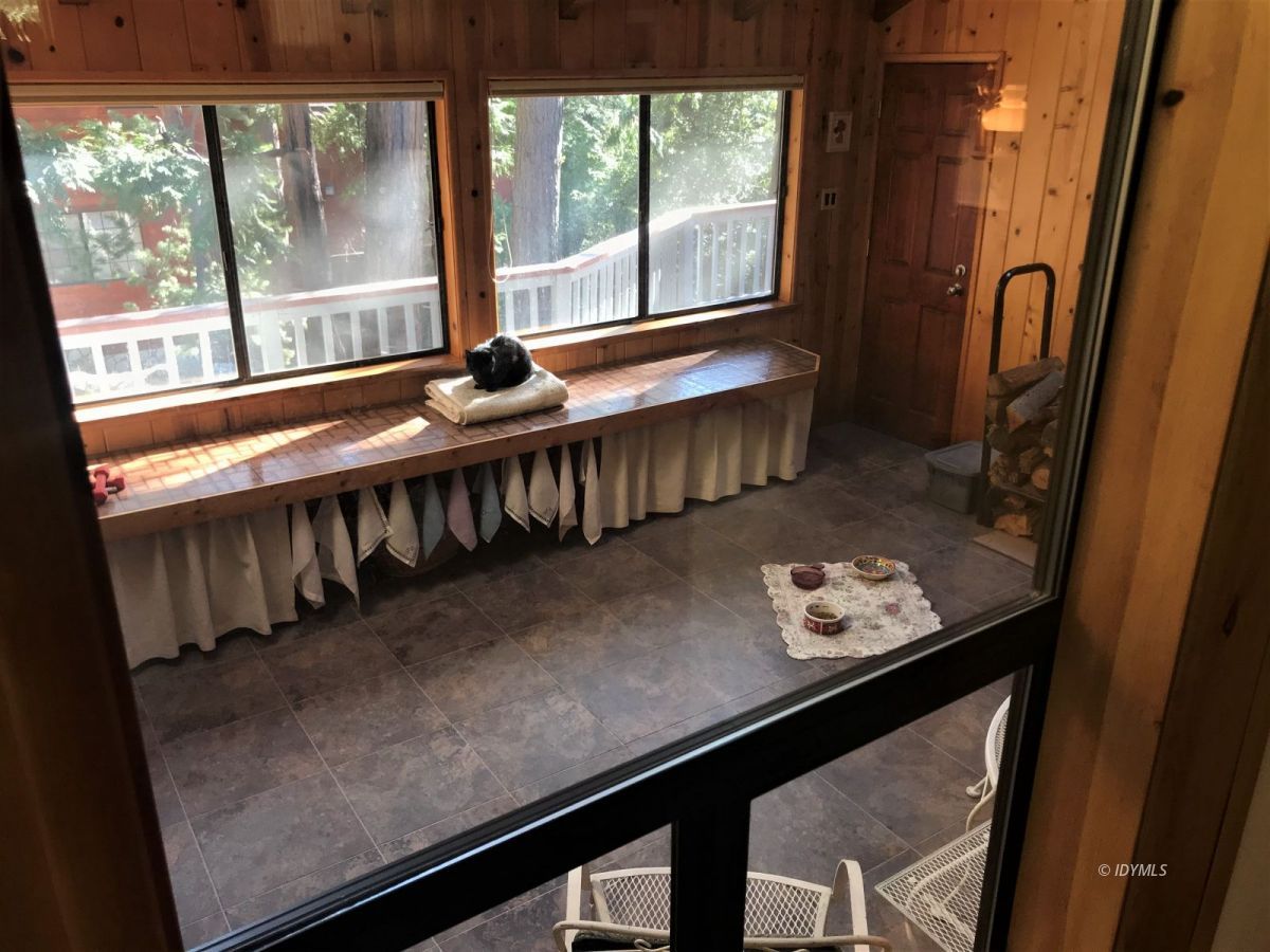 55441 Howland Road Idyllwild, CA 92549 - Photo 10 of 40 a view of a room with furniture and window
