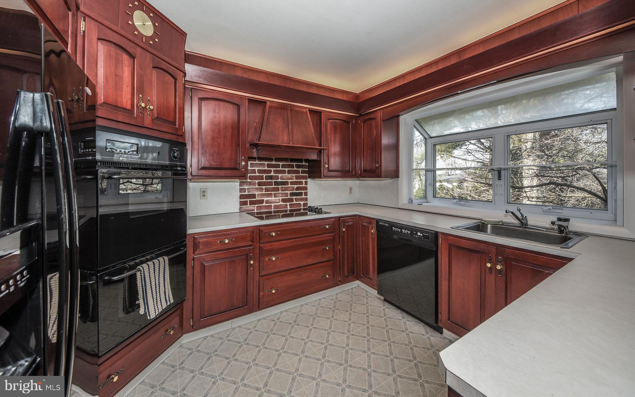 305 Suffolk Road Flourtown, PA 19031 - Photo 10 of 33 Kitchen
