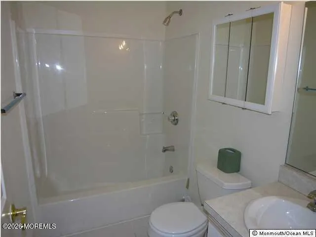 $3,200 | 29 Blue Heron Lane, Bayville, NJ 08721