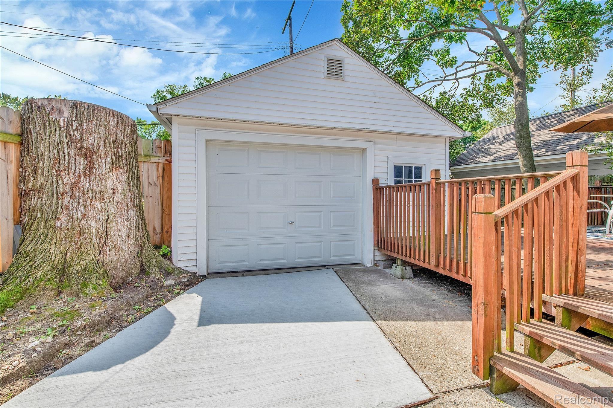 467 Touraine Road Grosse Pointe, MI 48236 - Photo 21 of 25 Garage