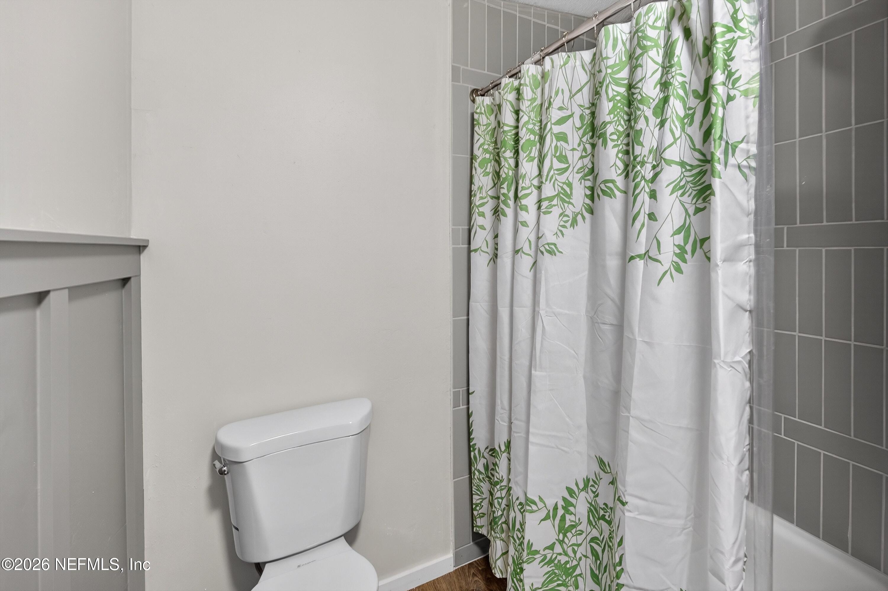 6928 Gilda Court Keystone Heights, FL 32656 - Photo 25 of 48 Hall bath-6928 Gilda Ct-2
