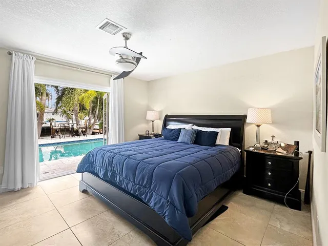 $9,000 | 280 Southeast 3rd Avenue, Pompano Beach, FL 33060