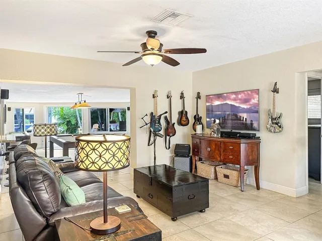 $9,000 | 280 Southeast 3rd Avenue, Pompano Beach, FL 33060