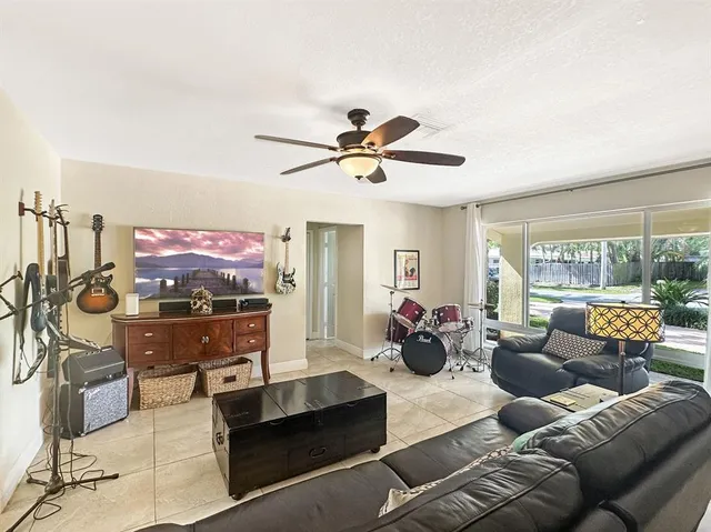 $9,000 | 280 Southeast 3rd Avenue, Pompano Beach, FL 33060