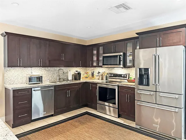 $9,000 | 280 Southeast 3rd Avenue, Pompano Beach, FL 33060