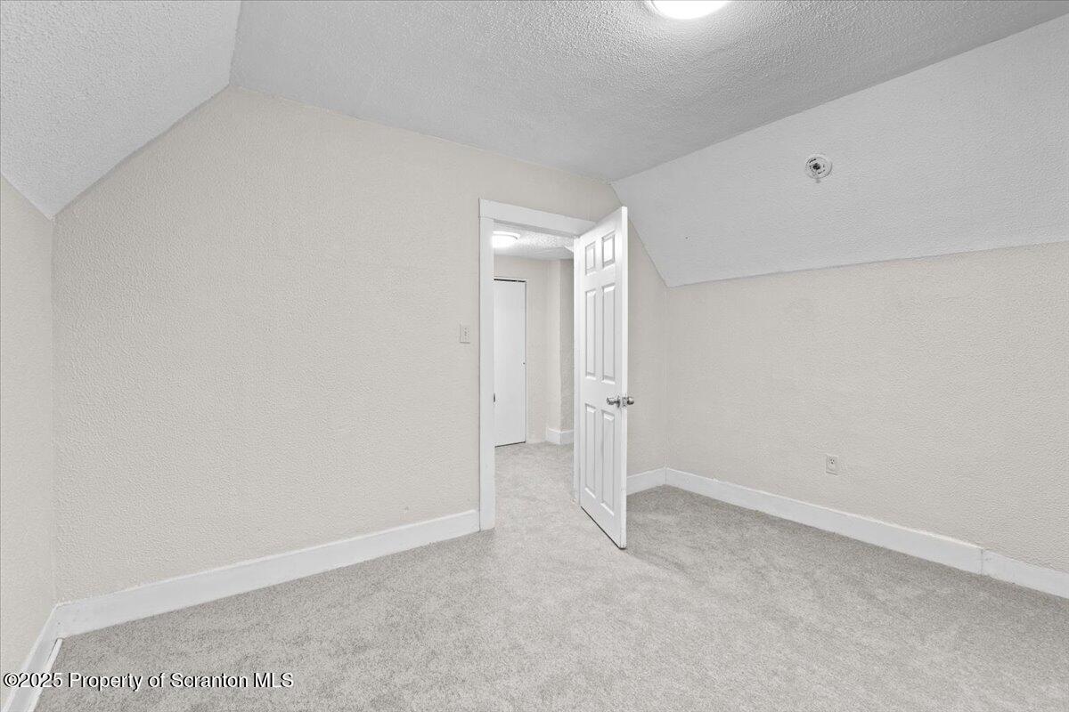 2515 North Main Avenue Scranton, PA 18508 - Photo 31 of 69 2513 Apt Two - Upstairs