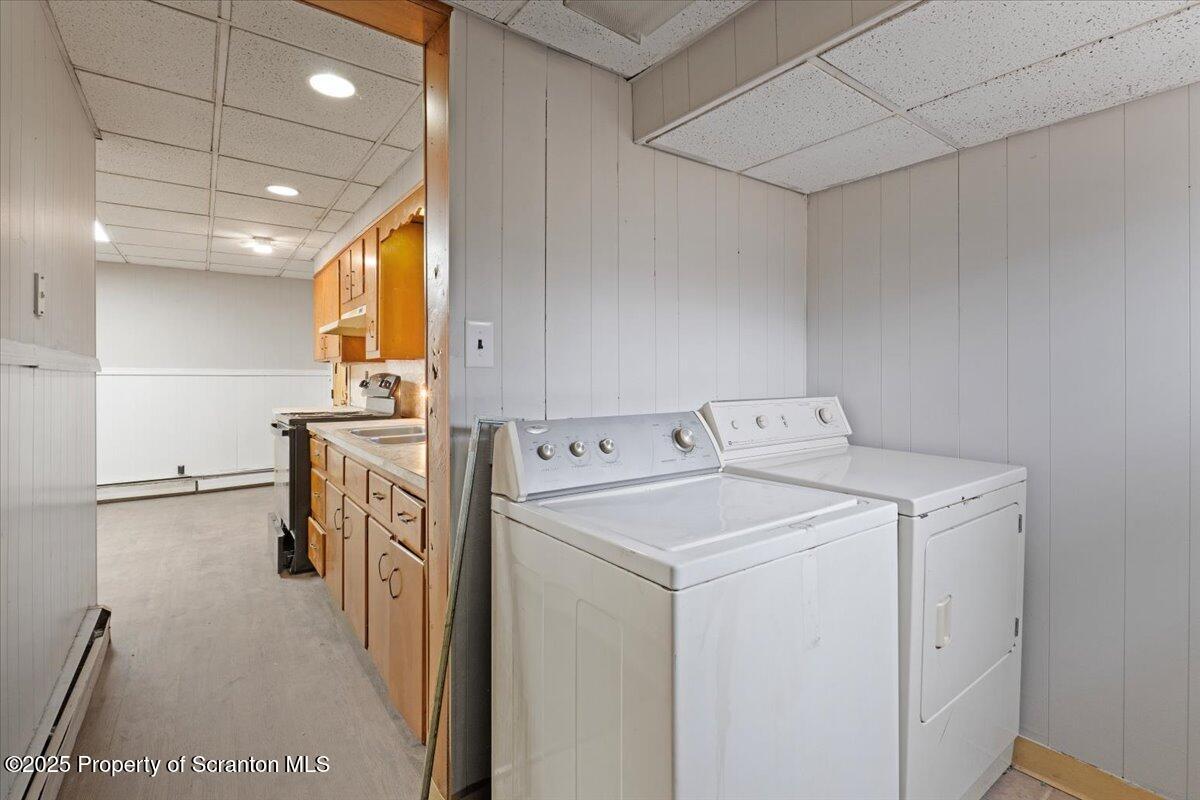 2515 North Main Avenue Scranton, PA 18508 - Photo 8 of 69 a utility room with dryer and washer