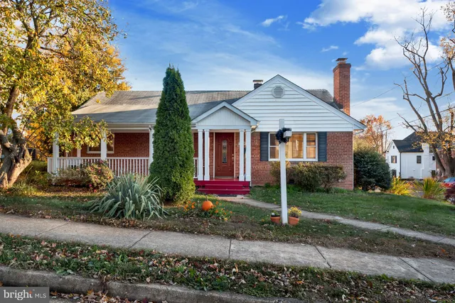 $3,500 | 5448 22nd Street North, Arlington, VA 22205