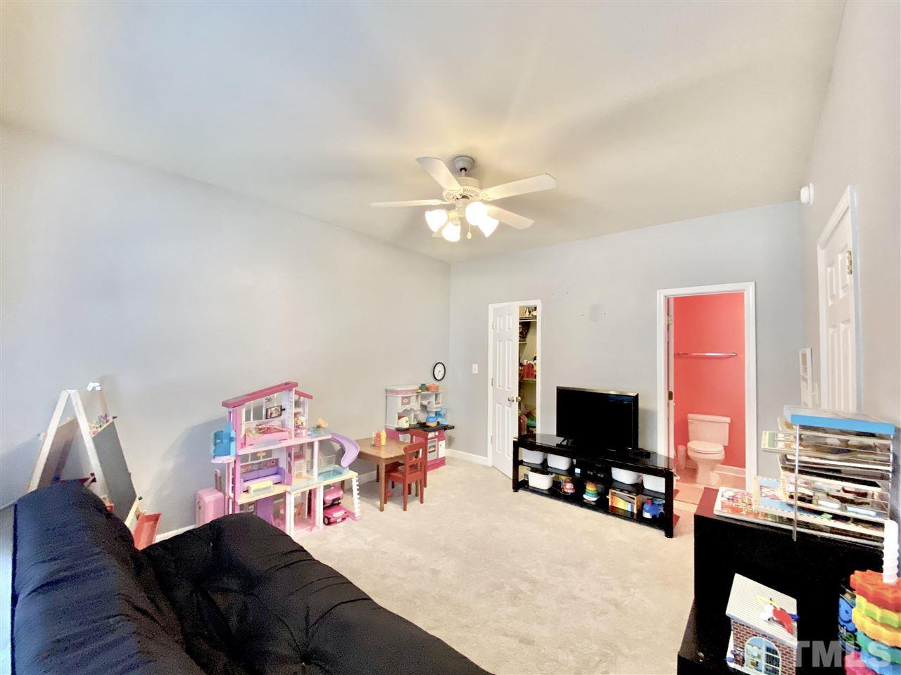 4548 Treerose Way Raleigh, NC 27606 - Photo 4 of 28 Gallery Image 4