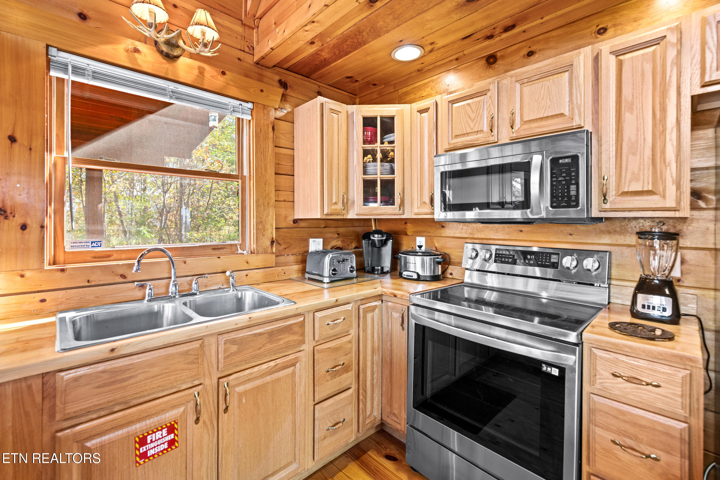 4080 Ridgeback Lane Sevierville, TN 37862 - Photo 13 of 40 4080 ridgeback lane-18