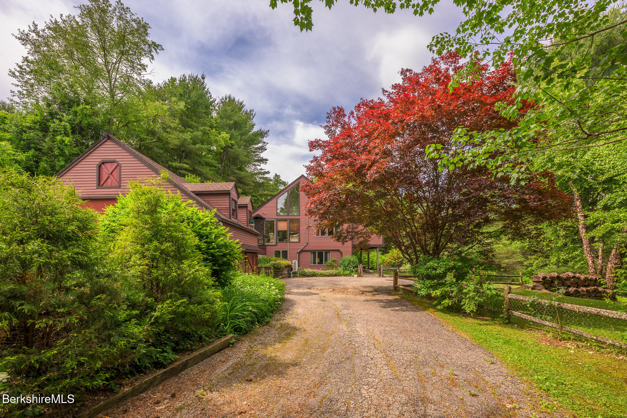 6 Manitauk Heights Stockbridge MA