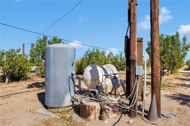 $969,000 | 10099 Highland Avenue, Lucerne Valley, CA 92356