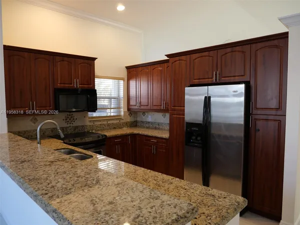 $4,000 | 15251 12th Boulevard, Unit 15251, Pembroke Pines, FL 33027