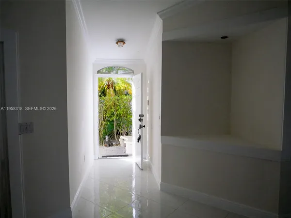 $4,000 | 15251 12th Boulevard, Unit 15251, Pembroke Pines, FL 33027