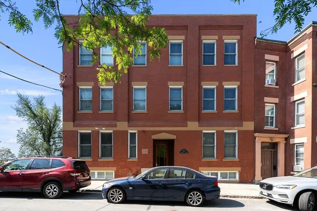 $3,850 | 53 Thomas Park, Unit 2, Boston, MA 02127