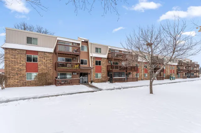 $120,000 | 14630 Garrett Avenue, Unit 506, Apple Valley, MN 55124