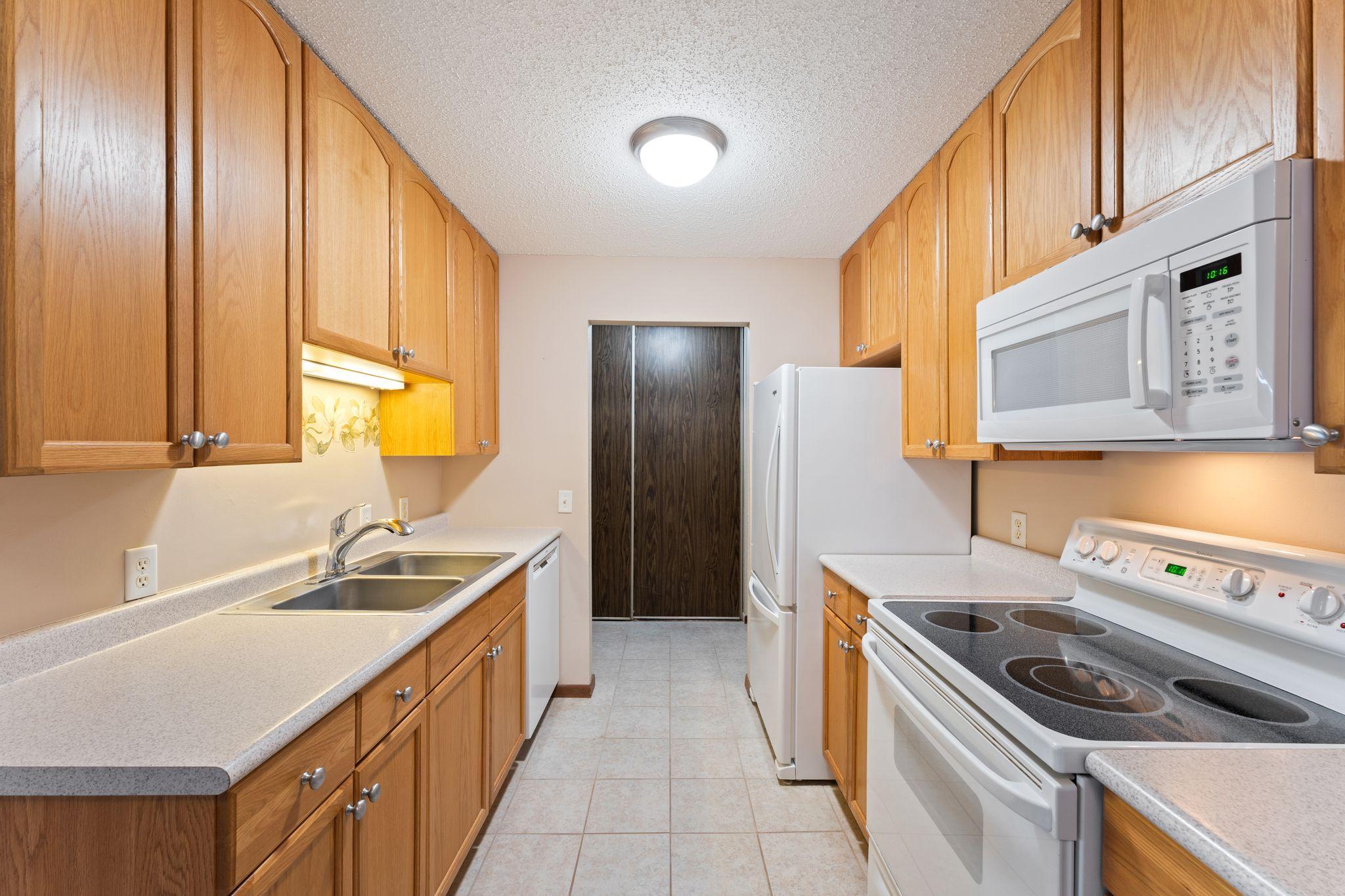 14630 Garrett Avenue, Unit 506 Apple Valley, MN 55124 - Photo 9 of 31