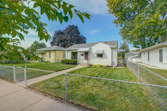 $275,000 | 3550 Northeast 2nd Street, Minneapolis, MN 55418