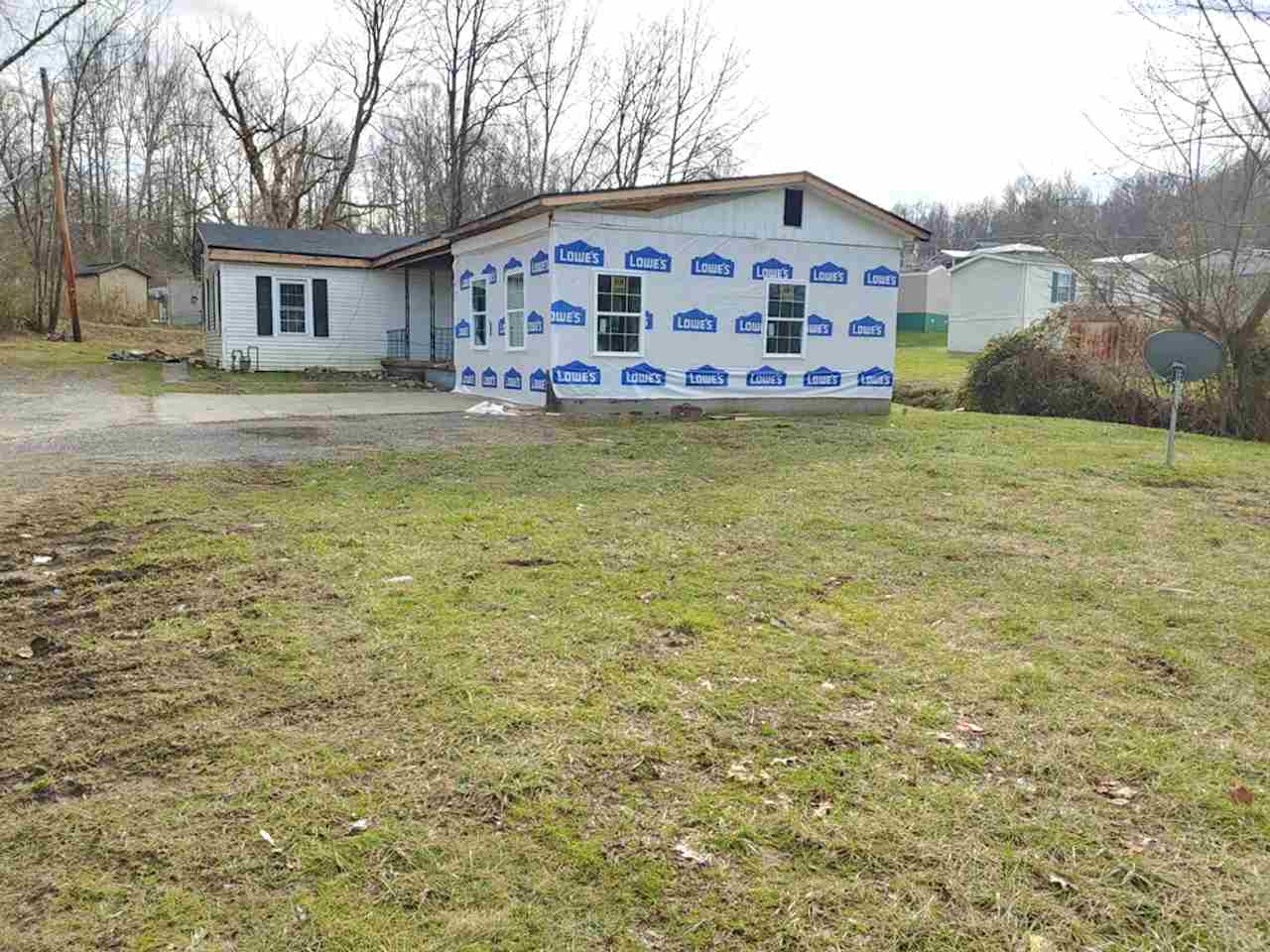 1718 Cannonsburg Road Ashland, KY 41102 - Photo 1 of 1